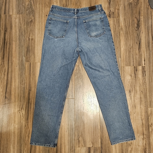 L.L. Bean Men's Natural Fit Blue Straight Jeans Classic 35x32 - Picture 2 of 13